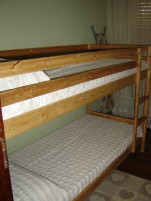 camera a 2 letti castello